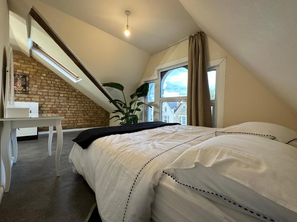 North London A Spacious 7 Bedroom House Accommodating Up To 18 People Complete With Own Gym And Table Tennis Bagian luar foto