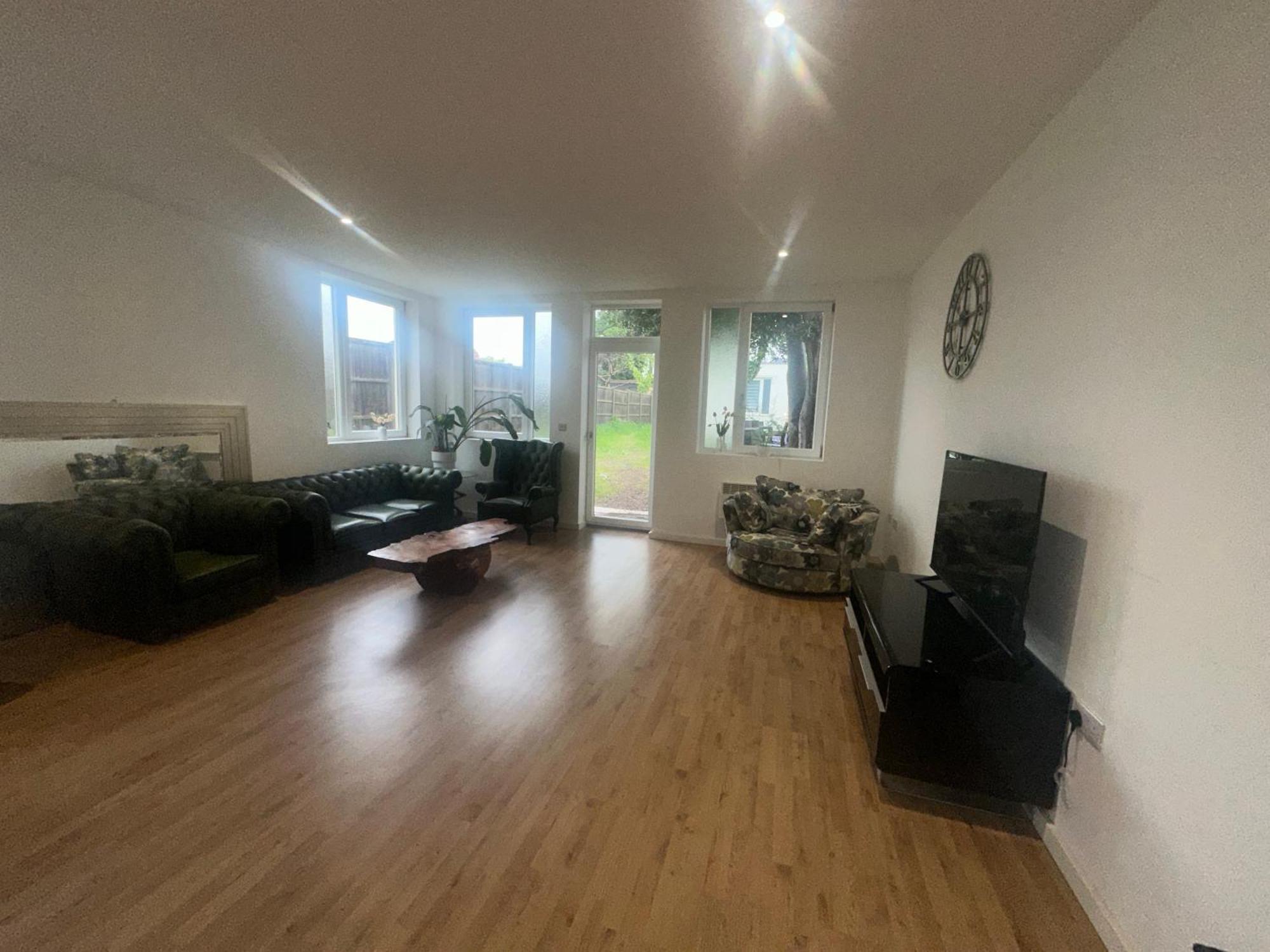 North London A Spacious 7 Bedroom House Accommodating Up To 18 People Complete With Own Gym And Table Tennis Bagian luar foto