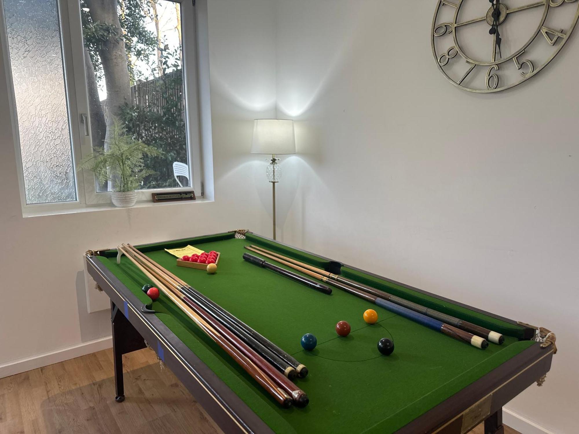 North London A Spacious 7 Bedroom House Accommodating Up To 18 People Complete With Own Gym And Table Tennis Bagian luar foto